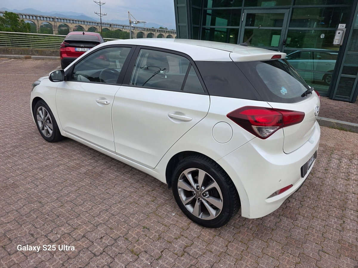 Hyundai i20 1.2 3p. BlueDrive (15)