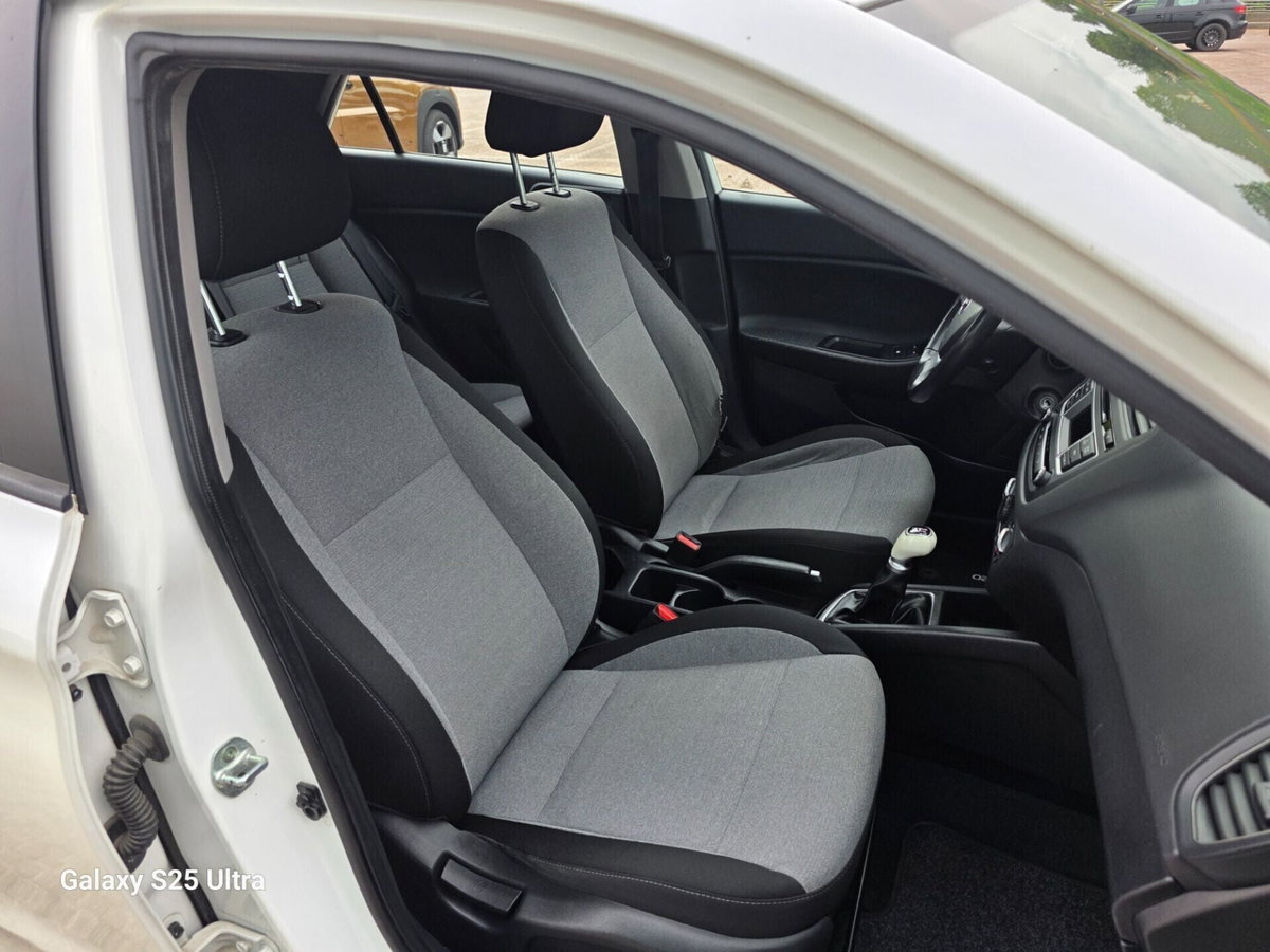 Hyundai i20 1.2 3p. BlueDrive (19)