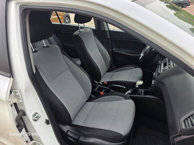 Hyundai i20 1.2 3p. BlueDrive (19)