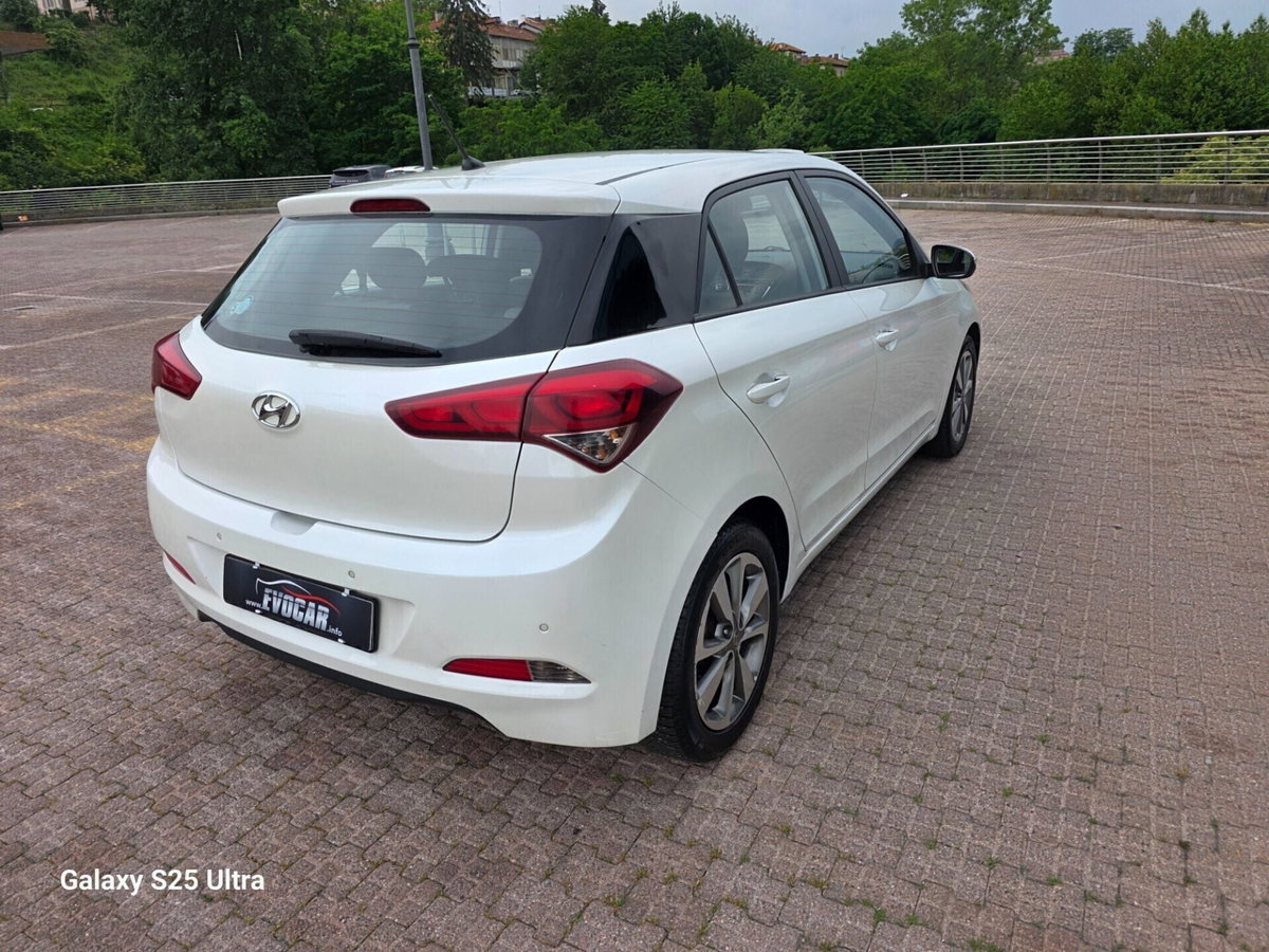 Hyundai i20 1.2 3p. BlueDrive (8)