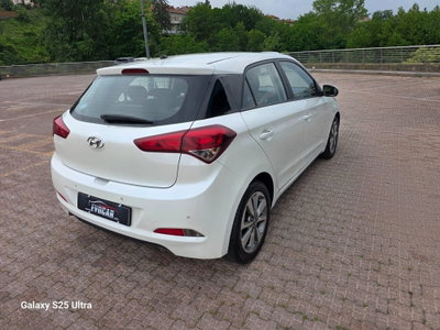 Hyundai i20 1.2 3p. BlueDrive (8)