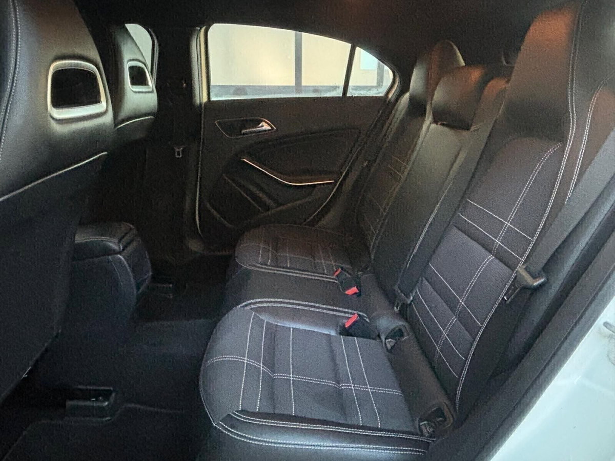 Mercedes-Benz Classe A 160 CDI Executive (9)