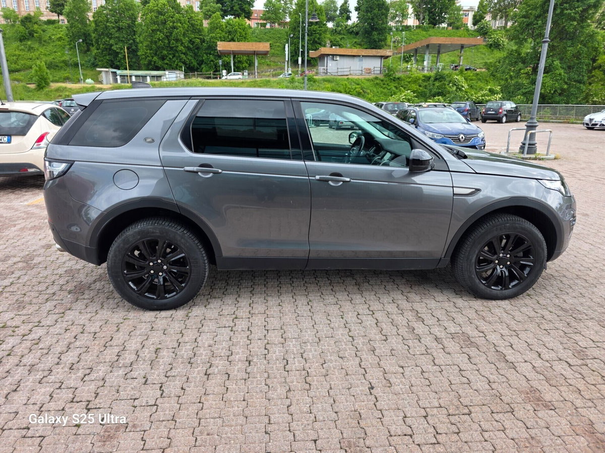 Land Rover Discovery Sport 2.0 TD4 150 CV HSE Luxury (9)