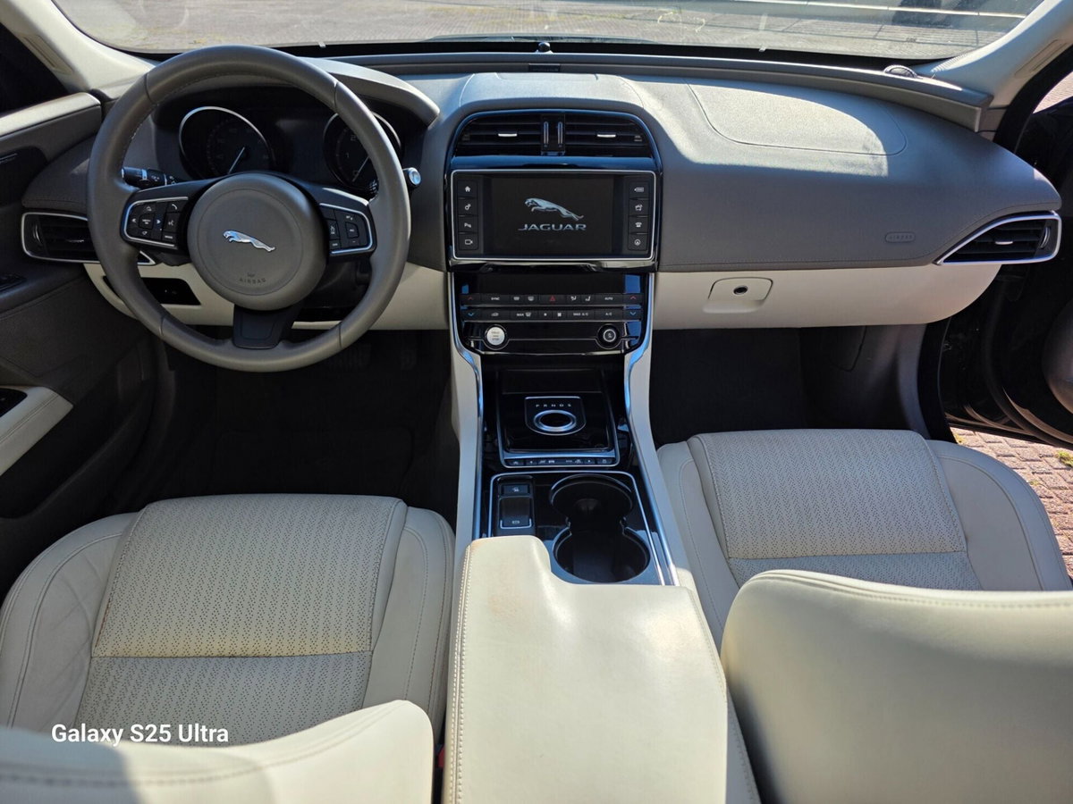Jaguar XE 2.0 D 180 CV aut. R-Sport (16)