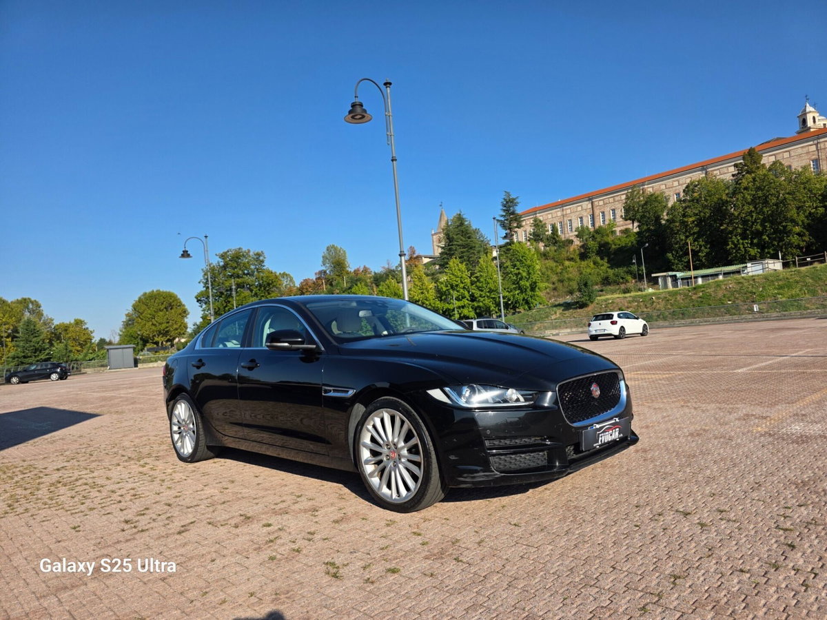 Jaguar XE 2.0 D 180 CV aut. R-Sport (19)