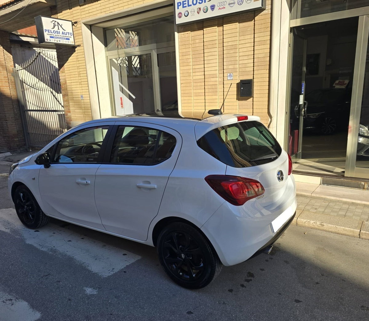 Opel Corsa 1.4 90CV GPL Tech 5 porte b-Color (4)