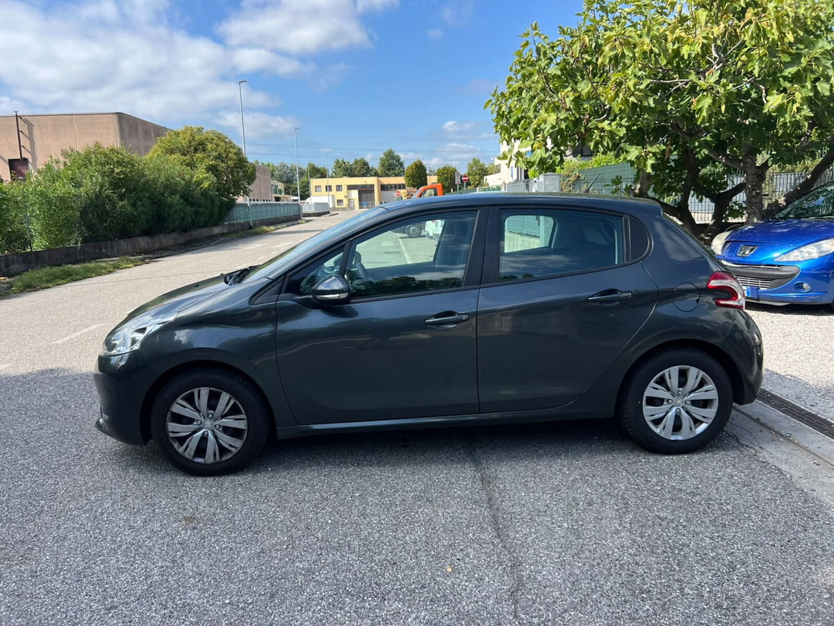 Peugeot 208 82 5 porte Access (10)