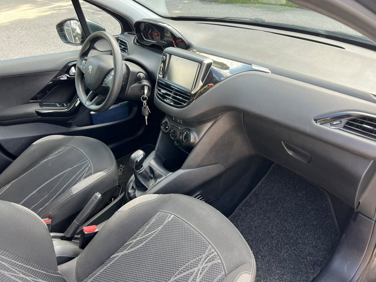 Peugeot 208 82 5 porte Access (11)