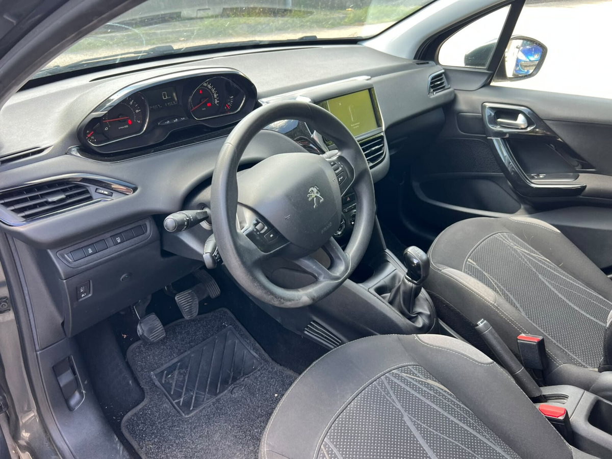 Peugeot 208 82 5 porte Access (14)