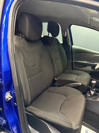 Renault Clio 1.2 75 CV 5 porte Duel (12)