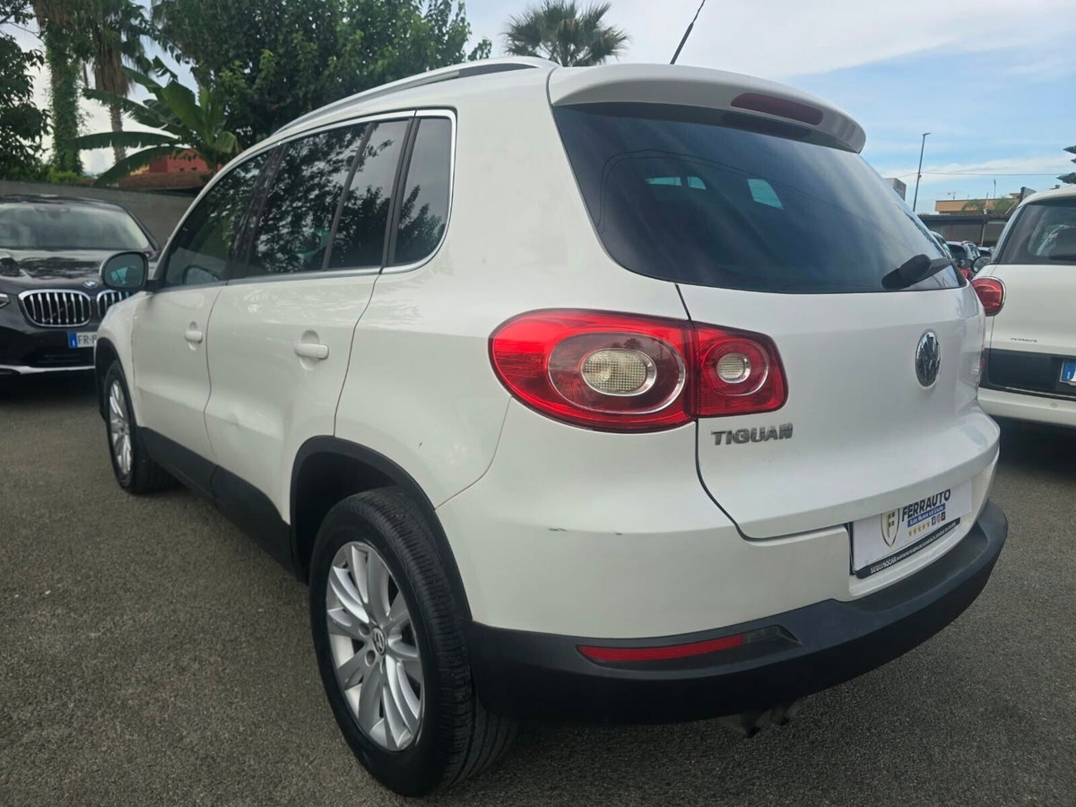 Volkswagen Tiguan 2.0 16V TDI DPF tiptronic Sport & Style (18°) (2)