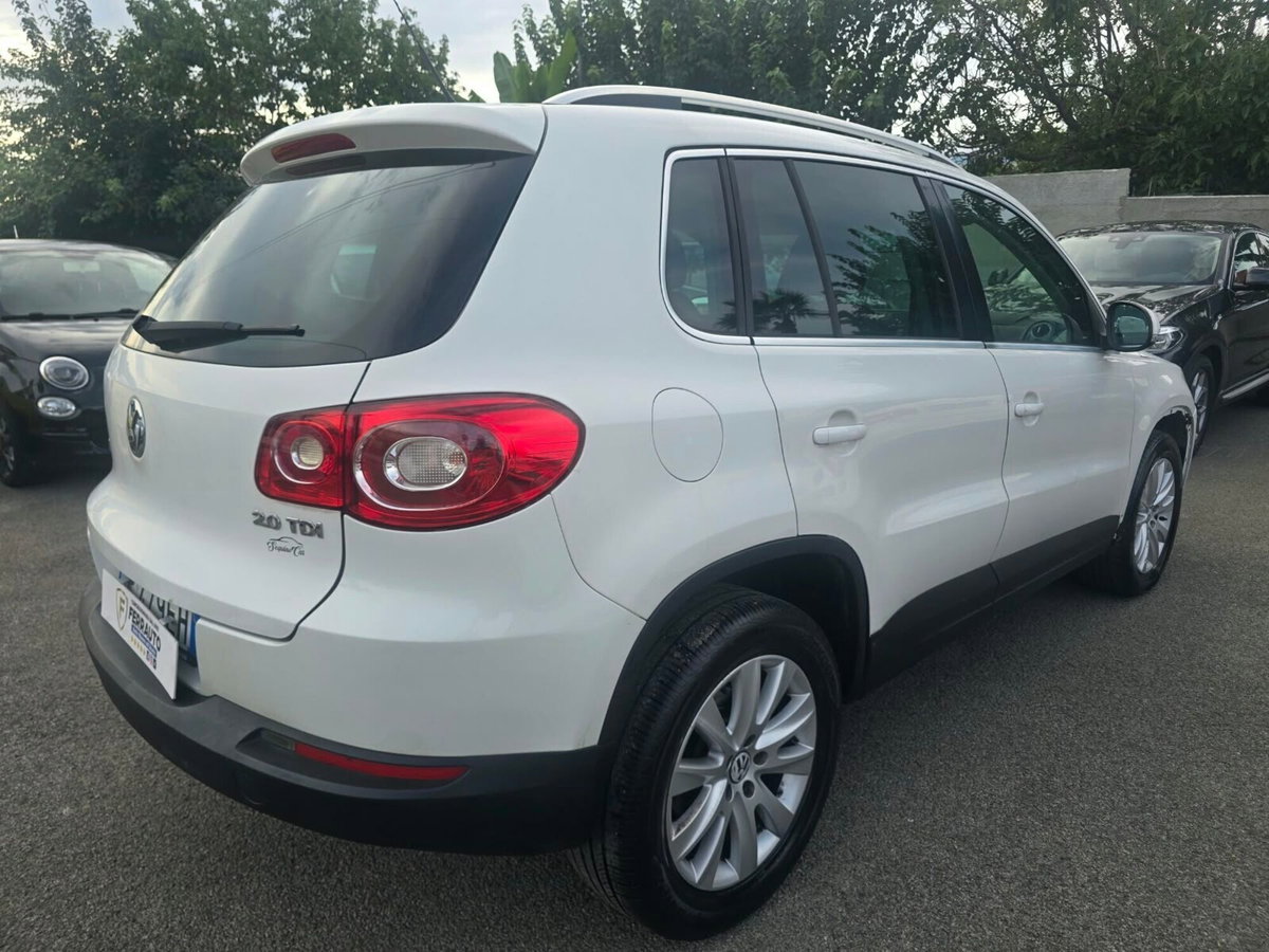 Volkswagen Tiguan 2.0 16V TDI DPF tiptronic Sport & Style (18°) (4)