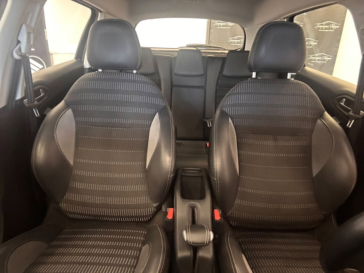 Peugeot 2008 BlueHDi 100 S&S Allure (11)