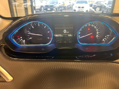 Peugeot 2008 BlueHDi 100 S&S Allure (14)