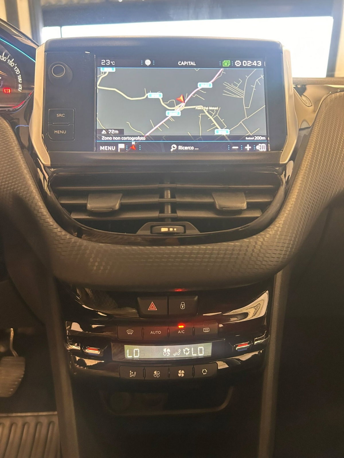 Peugeot 2008 BlueHDi 100 S&S Allure (9)