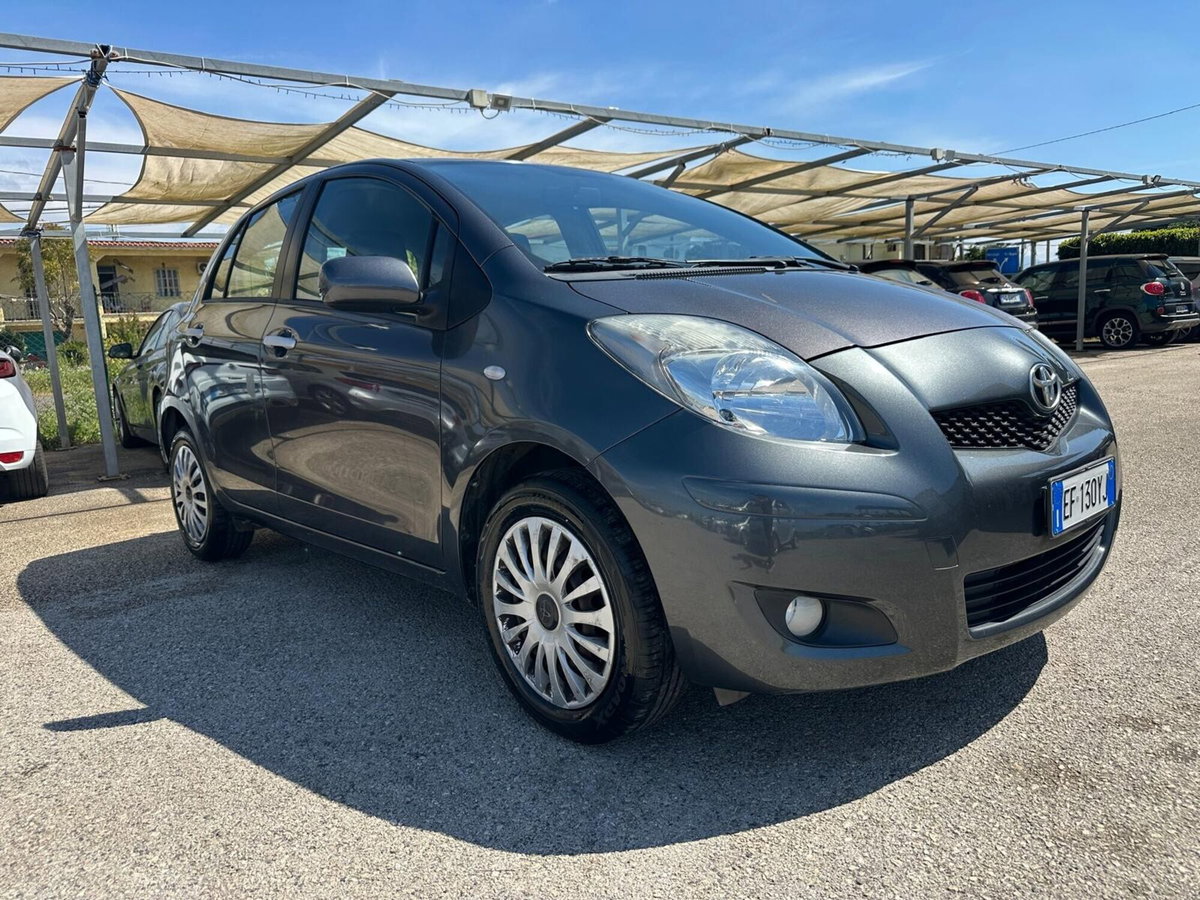 Toyota Yaris 1.0 5 porte