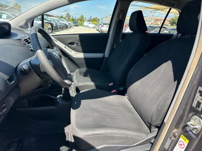 Toyota Yaris 1.0 5 porte (10)