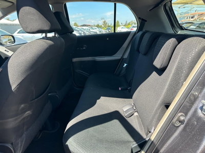 Toyota Yaris 1.0 5 porte (12)