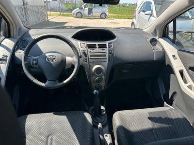 Toyota Yaris 1.0 5 porte (13)