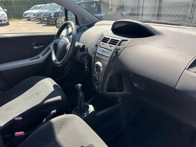 Toyota Yaris 1.0 5 porte (15)