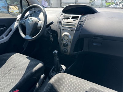 Toyota Yaris 1.0 5 porte (17)