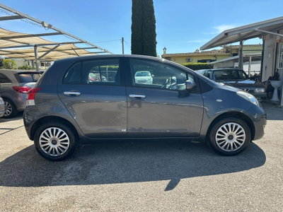Toyota Yaris 1.0 5 porte (2)