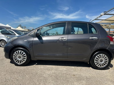 Toyota Yaris 1.0 5 porte (6)