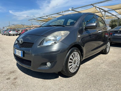 Toyota Yaris 1.0 5 porte (8)