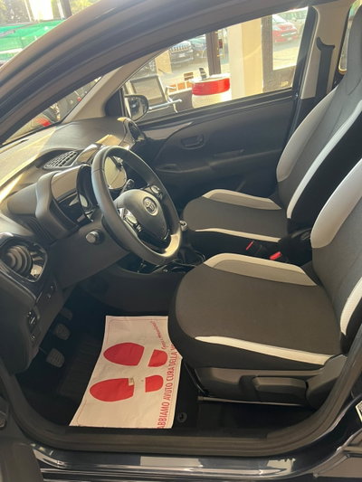 Toyota Aygo 1.0 VVT-i 69 CV 5 porte x-clusiv (11)