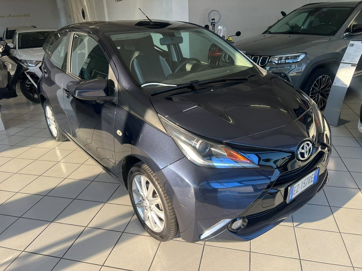 Toyota Aygo 1.0 VVT-i 69 CV 5 porte x-clusiv (3)