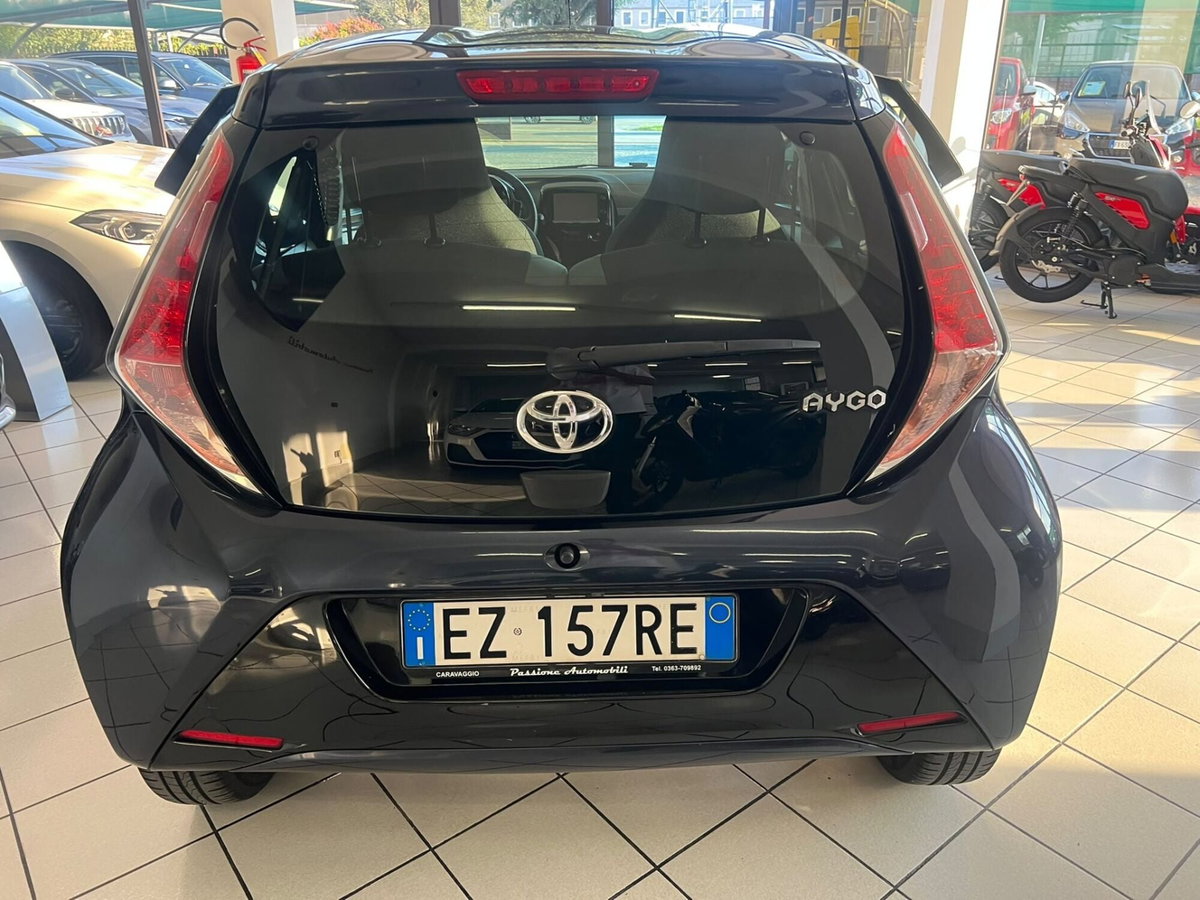 Toyota Aygo 1.0 VVT-i 69 CV 5 porte x-clusiv (5)