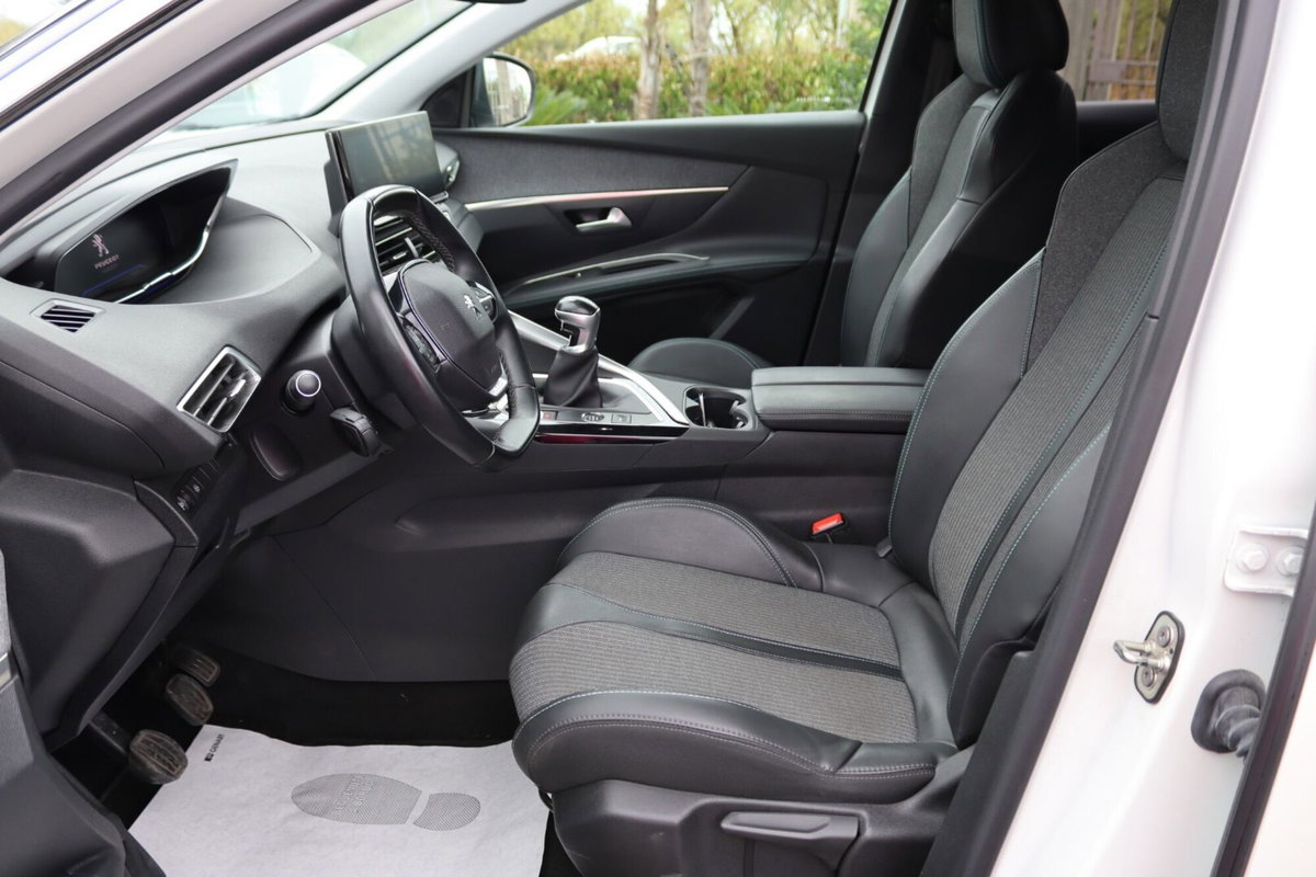 Peugeot 3008 BlueHDi 130 S&S EAT8 Allure Pack (11)
