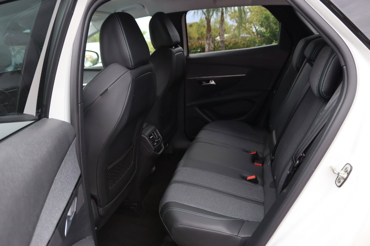 Peugeot 3008 BlueHDi 130 S&S EAT8 Allure Pack (12)