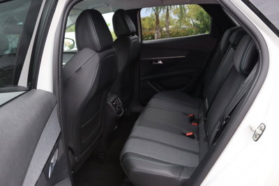 Peugeot 3008 BlueHDi 130 S&S EAT8 Allure Pack (12)