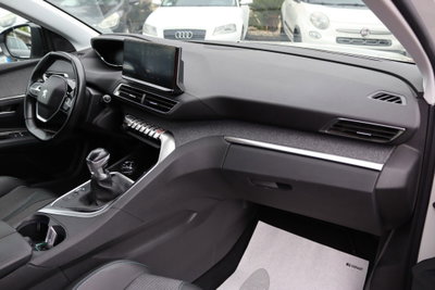 Peugeot 3008 BlueHDi 130 S&S EAT8 Allure Pack (19)