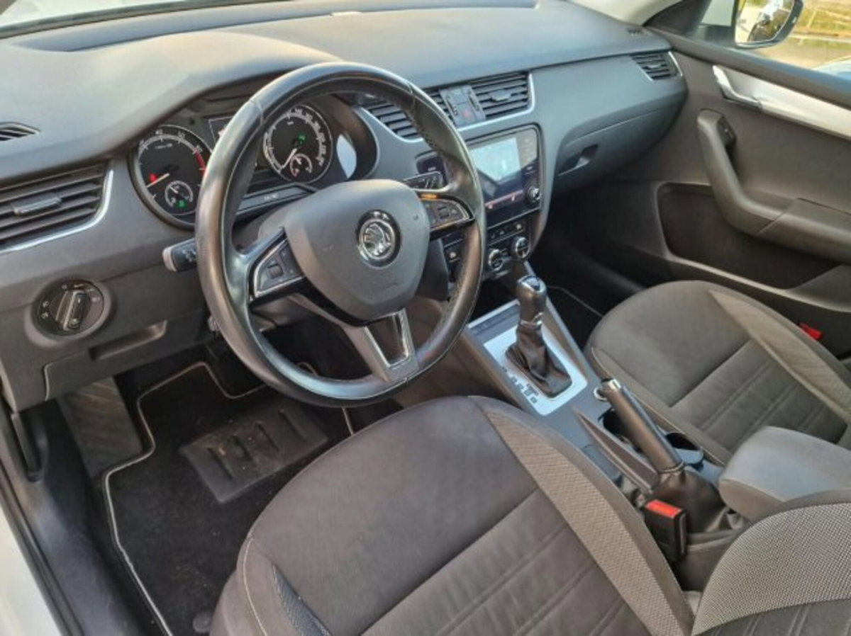 Skoda Octavia Station Wagon 1.4 TSI DSG Wagon Executive Plus G-Tec (11)
