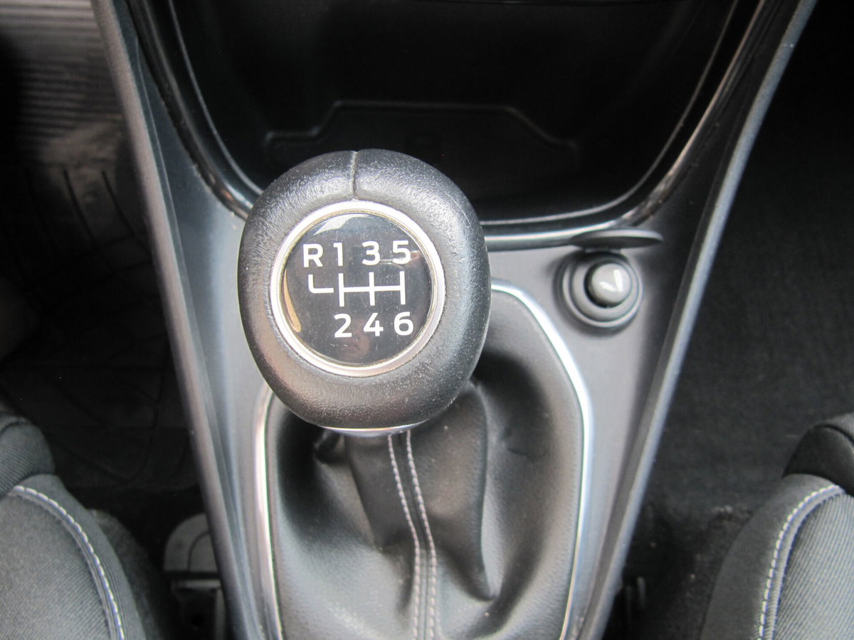 Ford Puma 1.5 EcoBlue 120 CV S&S Titanium (17)