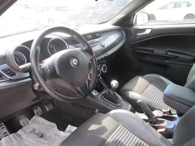Alfa Romeo Giulietta 1.6 JTDm-2 Exclusive (12)
