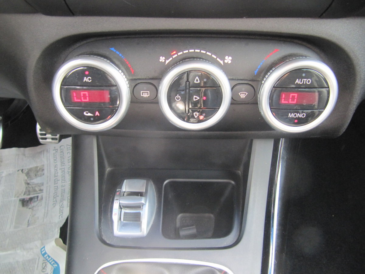Alfa Romeo Giulietta 1.6 JTDm-2 Exclusive (9)