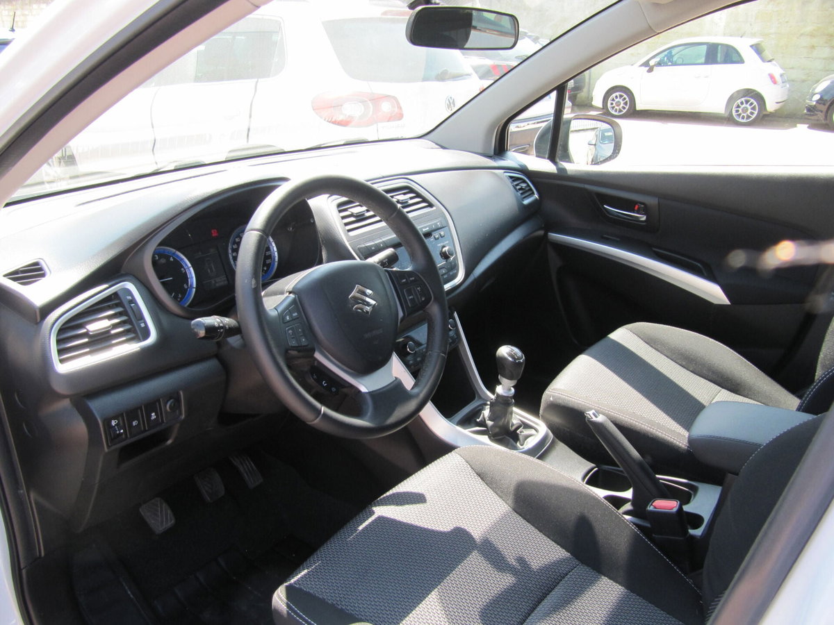 Suzuki S-Cross 1.6 DDiS Style (11)