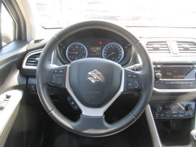 Suzuki S-Cross 1.6 DDiS Style (6)