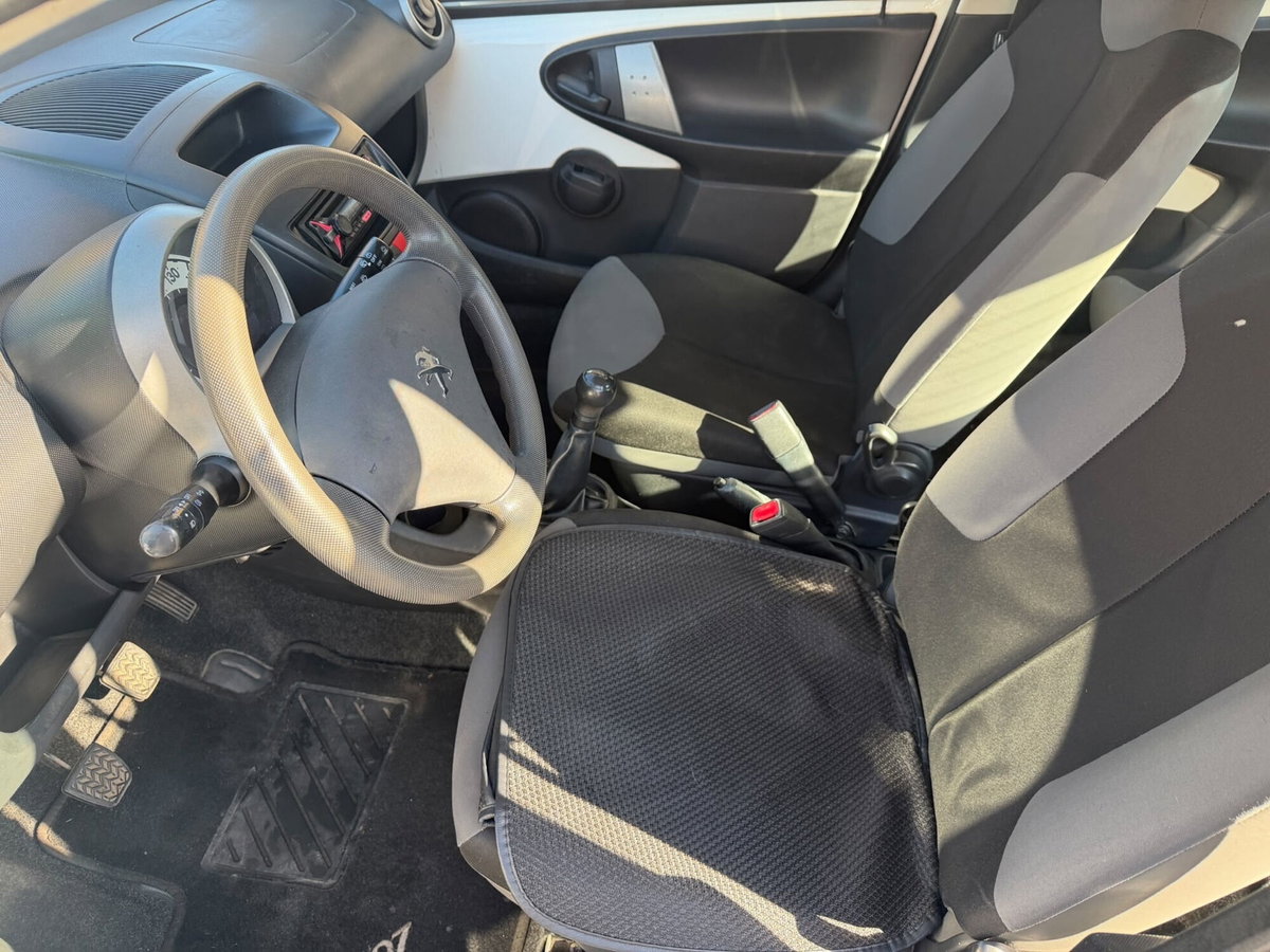 Peugeot 107 68CV 5p. Superga (10)