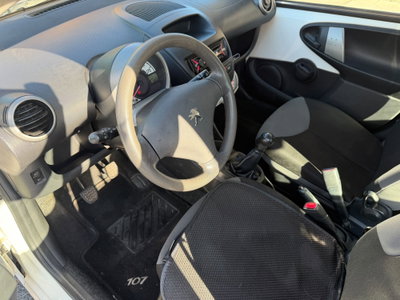Peugeot 107 68CV 5p. Superga (9)