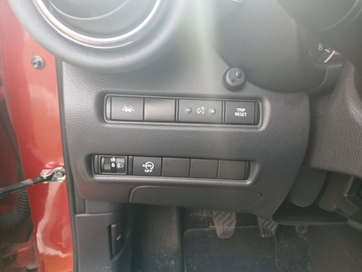 Nissan Juke 1.0 DIG-T 117 CV N-Connecta (15)