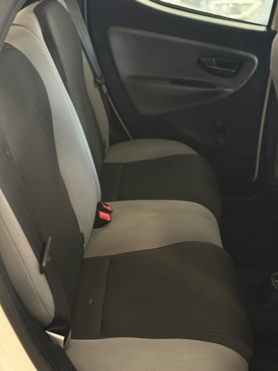 Lancia Ypsilon 0.9 TwinAir 85 CV 5 porte Metano Ecochic Silver (10)