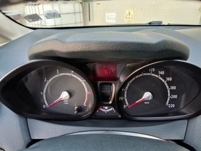 Ford Fiesta 1.2 82 CV 5 porte Titanium (19)
