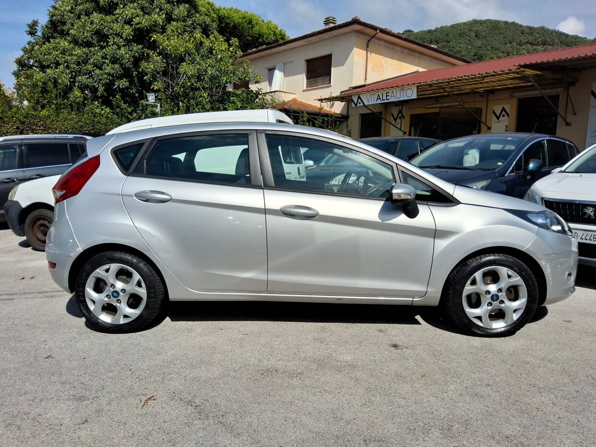 Ford Fiesta 1.2 82 CV 5 porte Titanium (9)