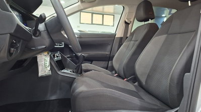 Volkswagen Taigo 1.0 tsi Life 95cv (13)