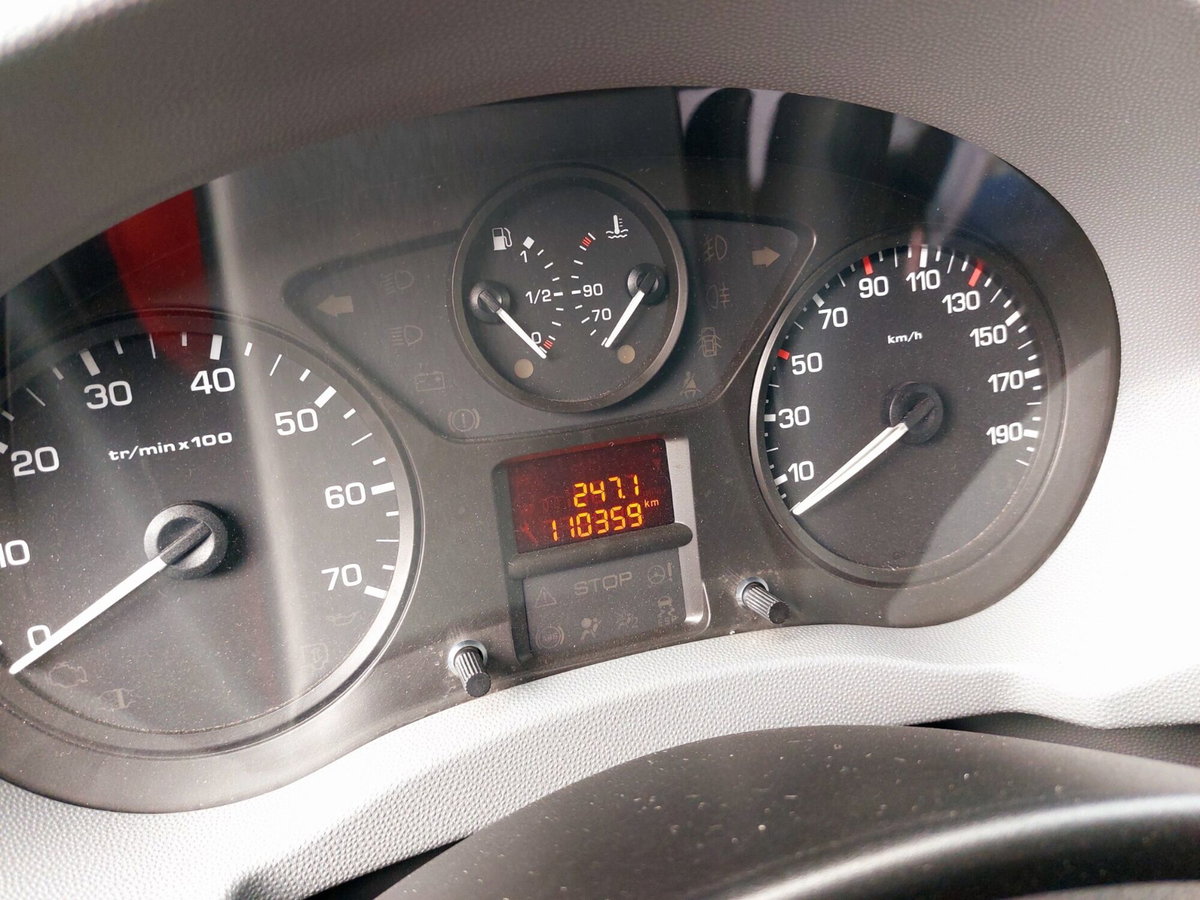 Peugeot Expert Furgone 2.0 HDi 120CV FAP PC Comfort 9P (13)