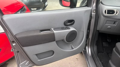 Renault Modus 1.5 dCi 85CV Dynamique (17)